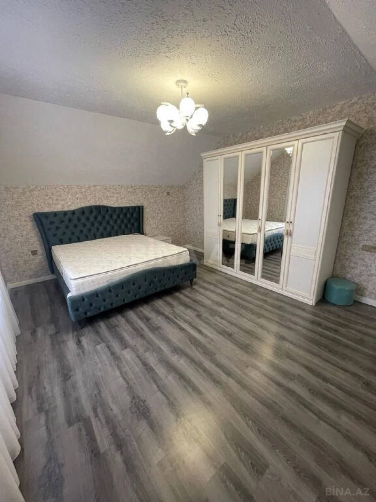 Satılır 6 otaqlı həyət evi 300 m²