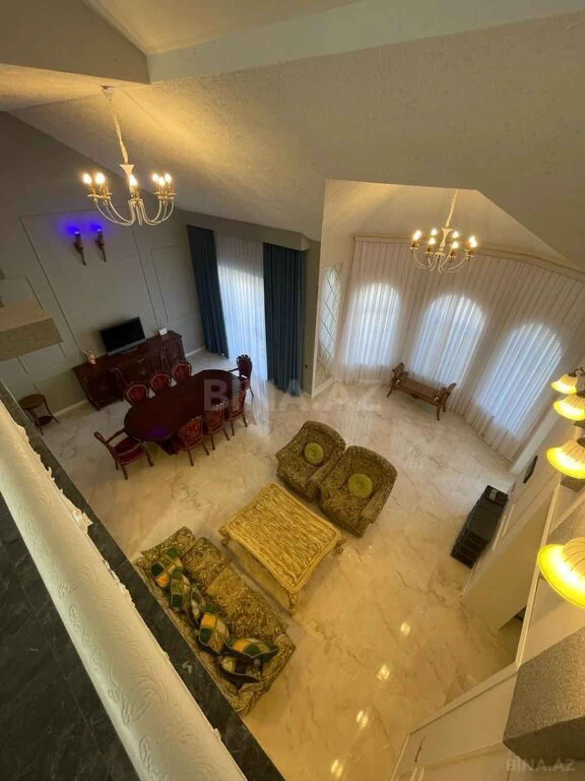 Satılır 6 otaqlı həyət evi 300 m²