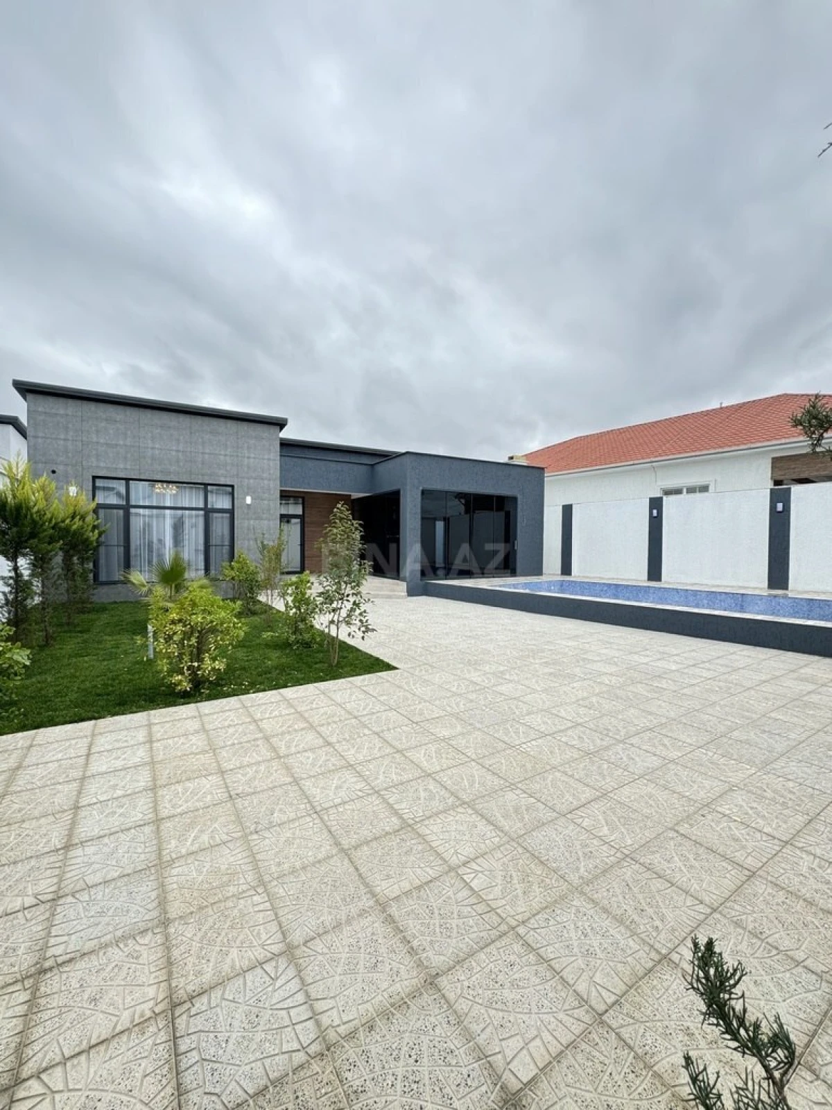 Satılır 4 otaqlı həyət evi 180 m²