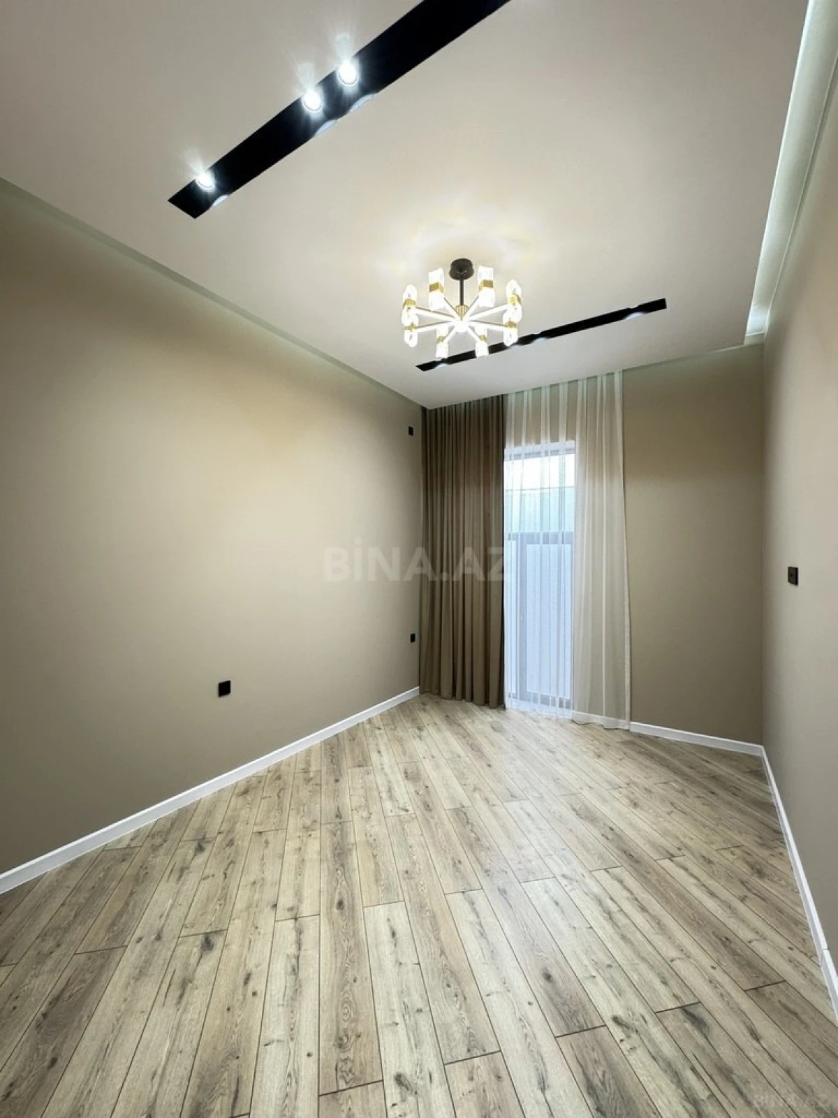 Satılır 4 otaqlı həyət evi 180 m²