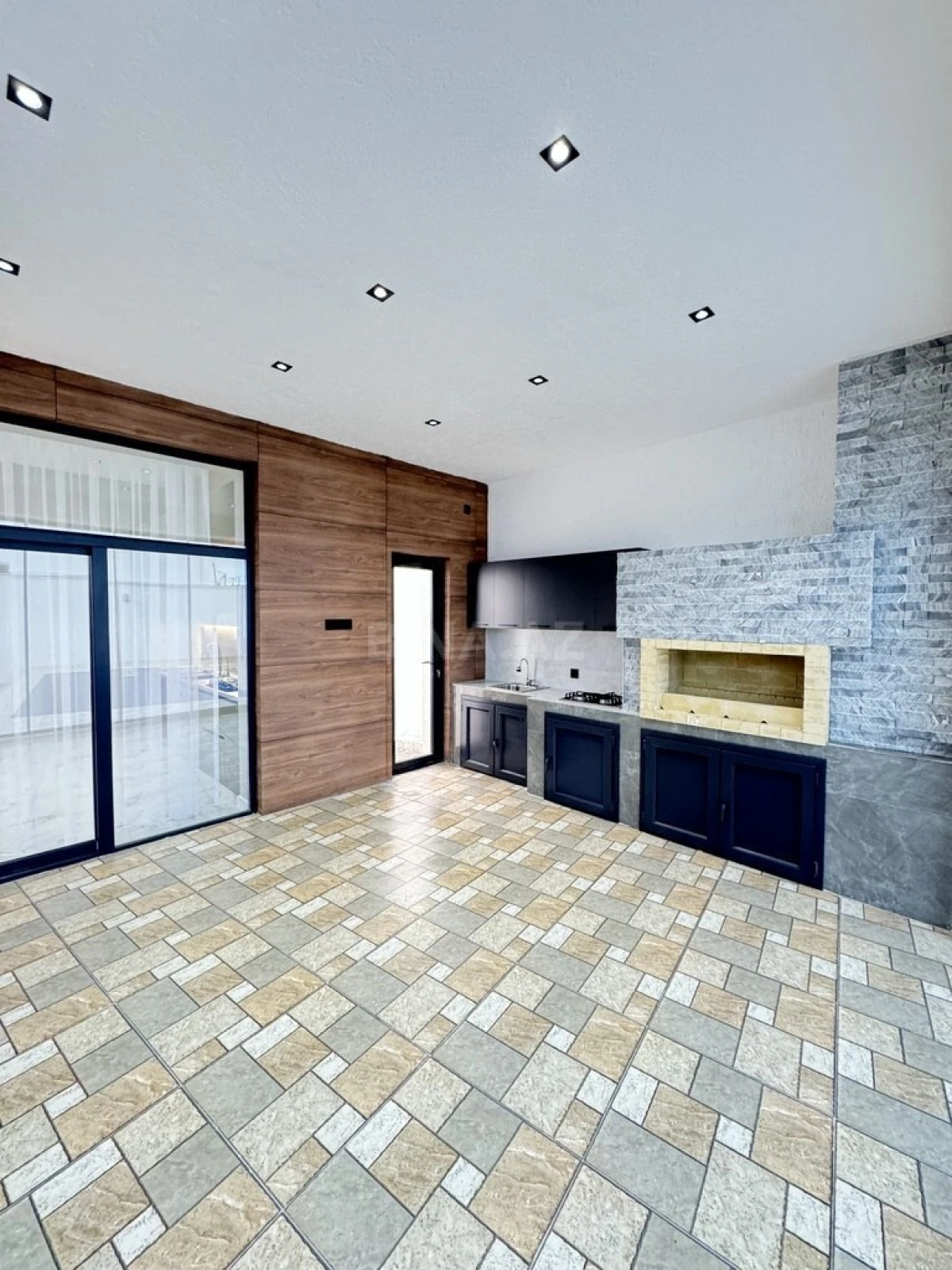 Satılır 4 otaqlı həyət evi 180 m²