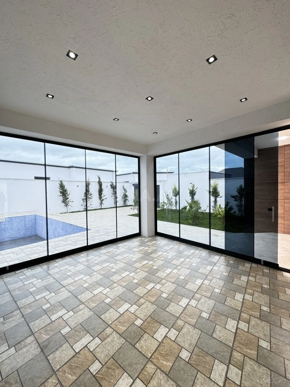 Satılır 4 otaqlı həyət evi 180 m²