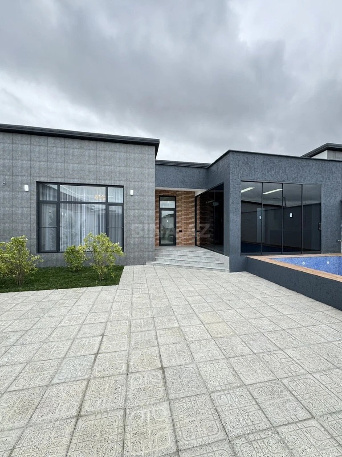 Satılır 4 otaqlı həyət evi 180 m²