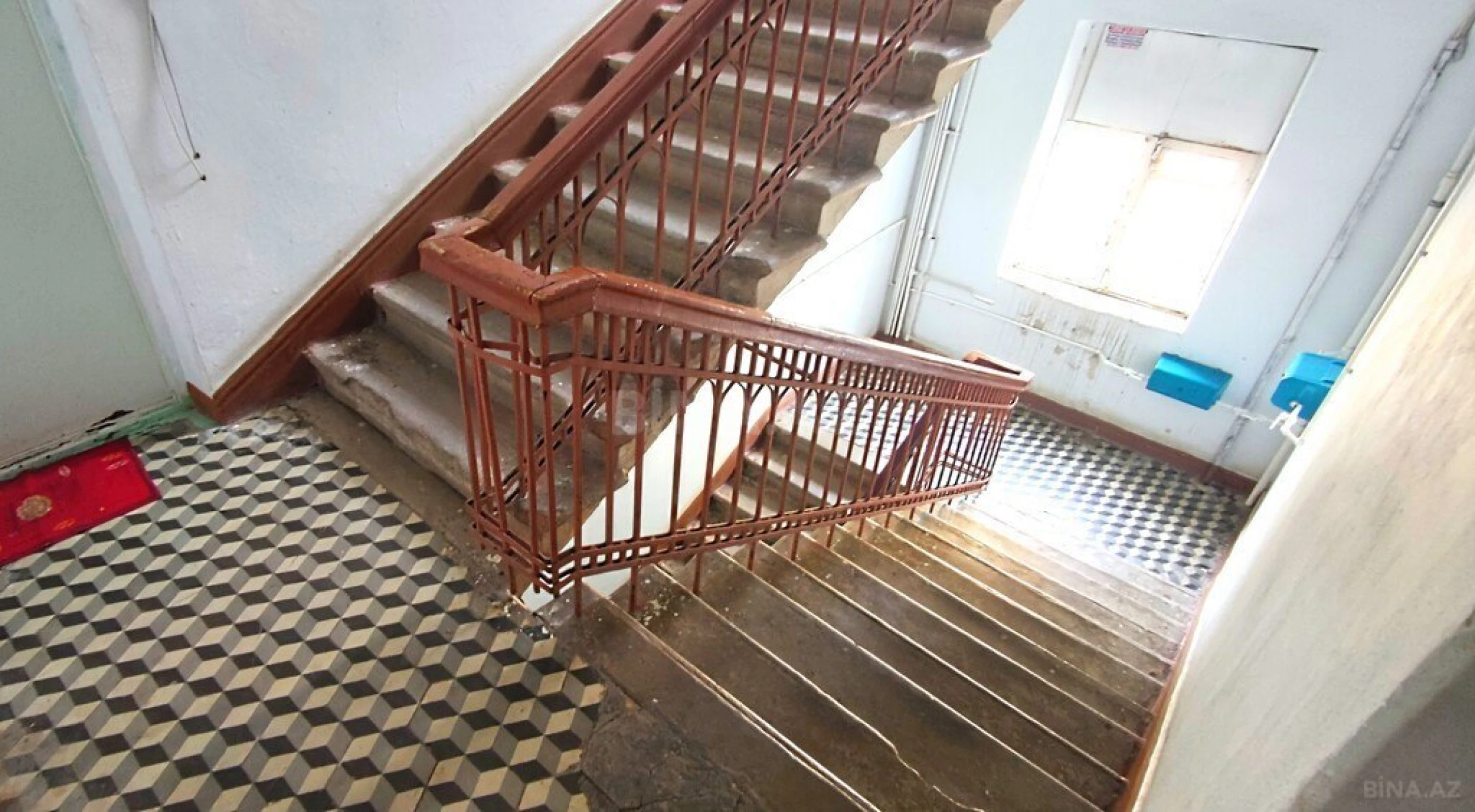 Satılır 5 otaqlı mənzil 192 m²