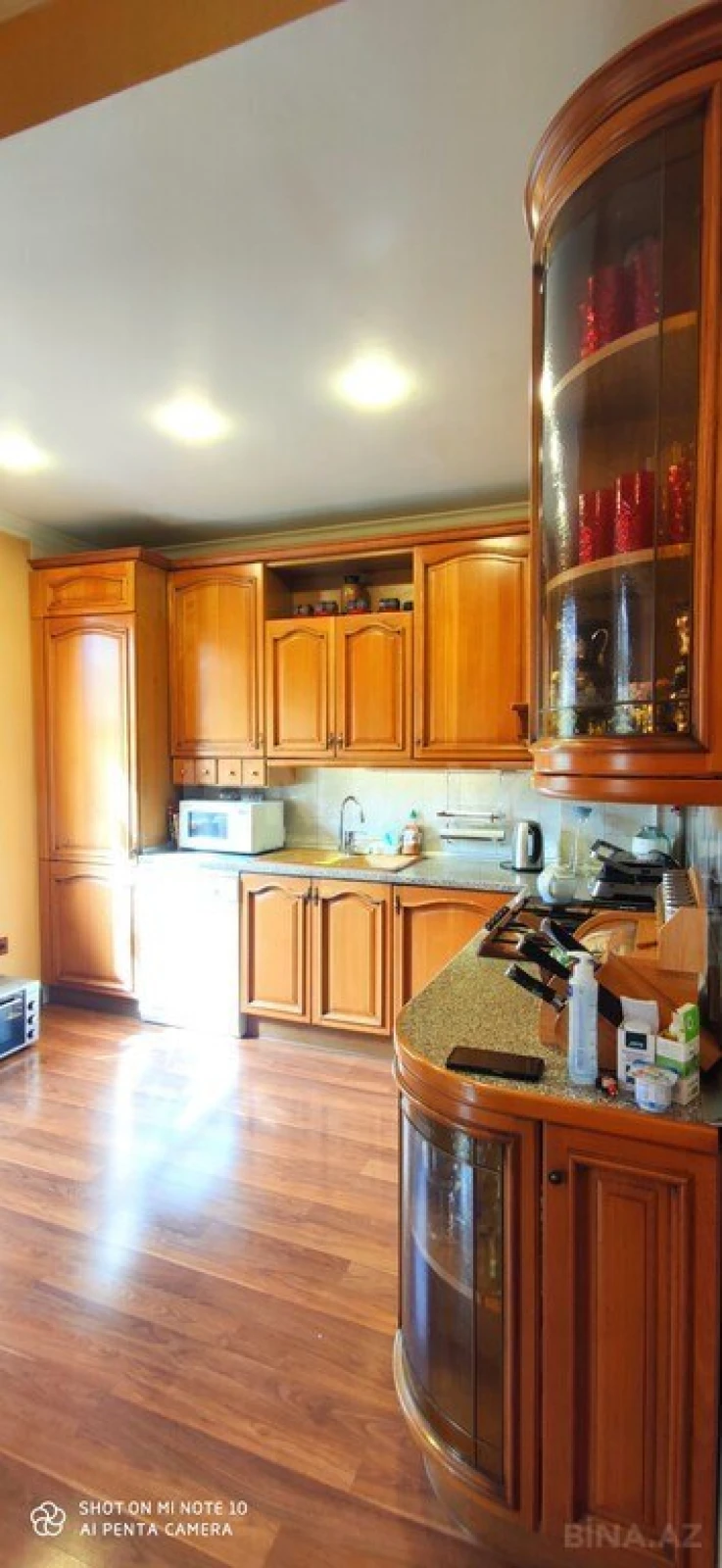 Satılır 5 otaqlı mənzil 192 m²