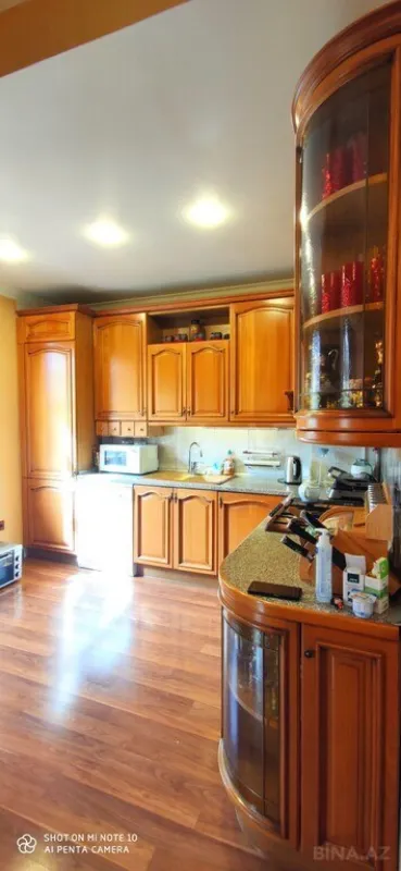 Satılır 5 otaqlı mənzil 192 m²