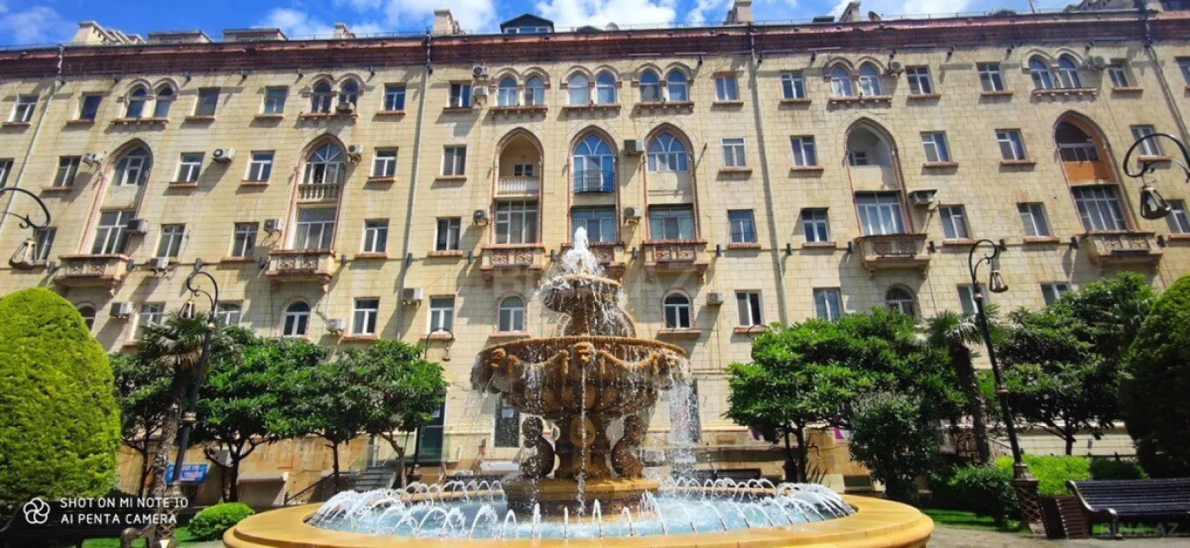 Satılır 5 otaqlı mənzil 192 m²