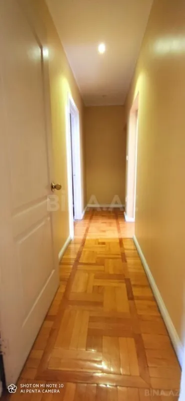 Satılır 5 otaqlı mənzil 192 m²