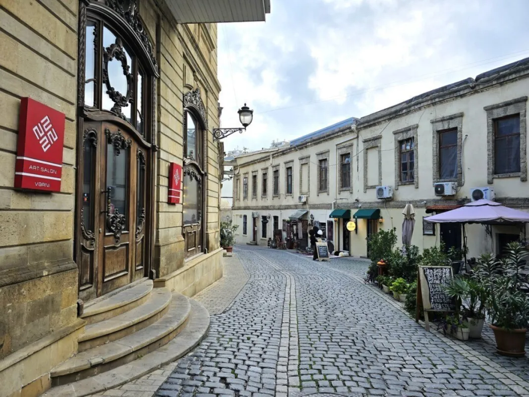 Satılır obyekt 1200 m²