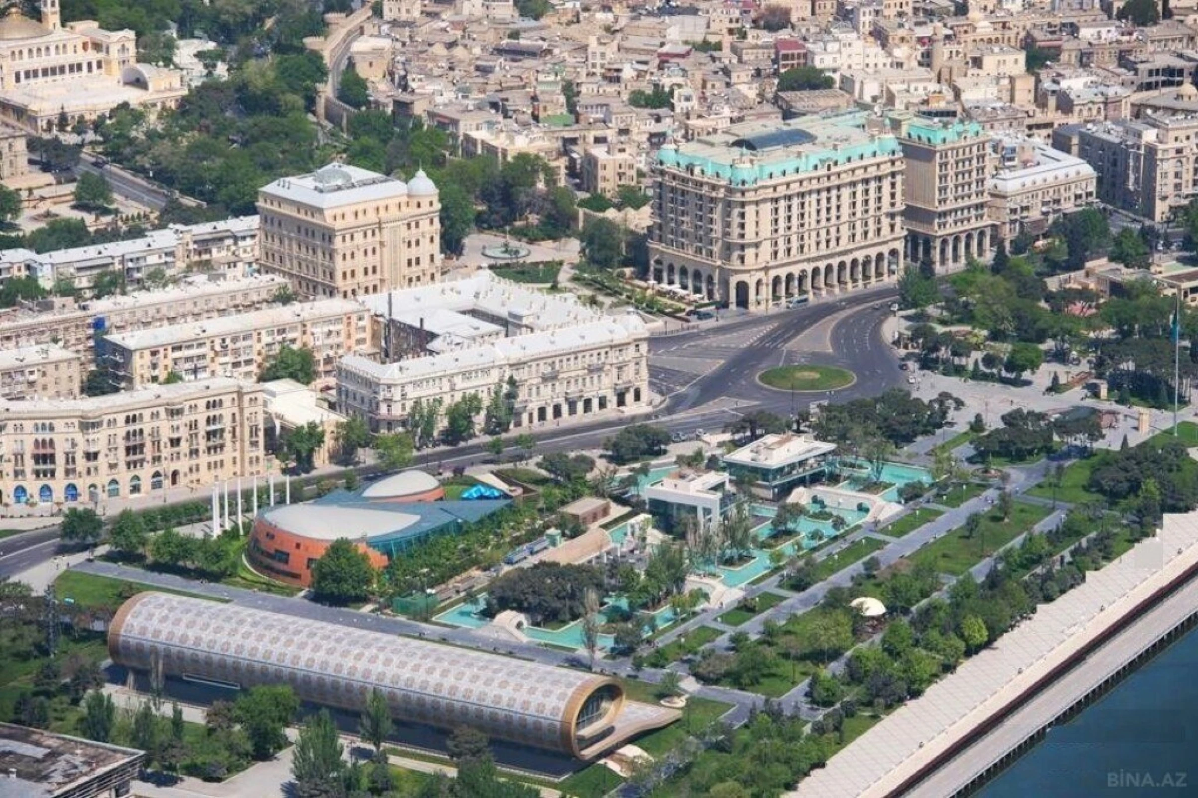 Satılır obyekt 1200 m²