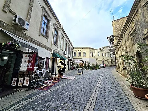 Satılır obyekt 1200 m²