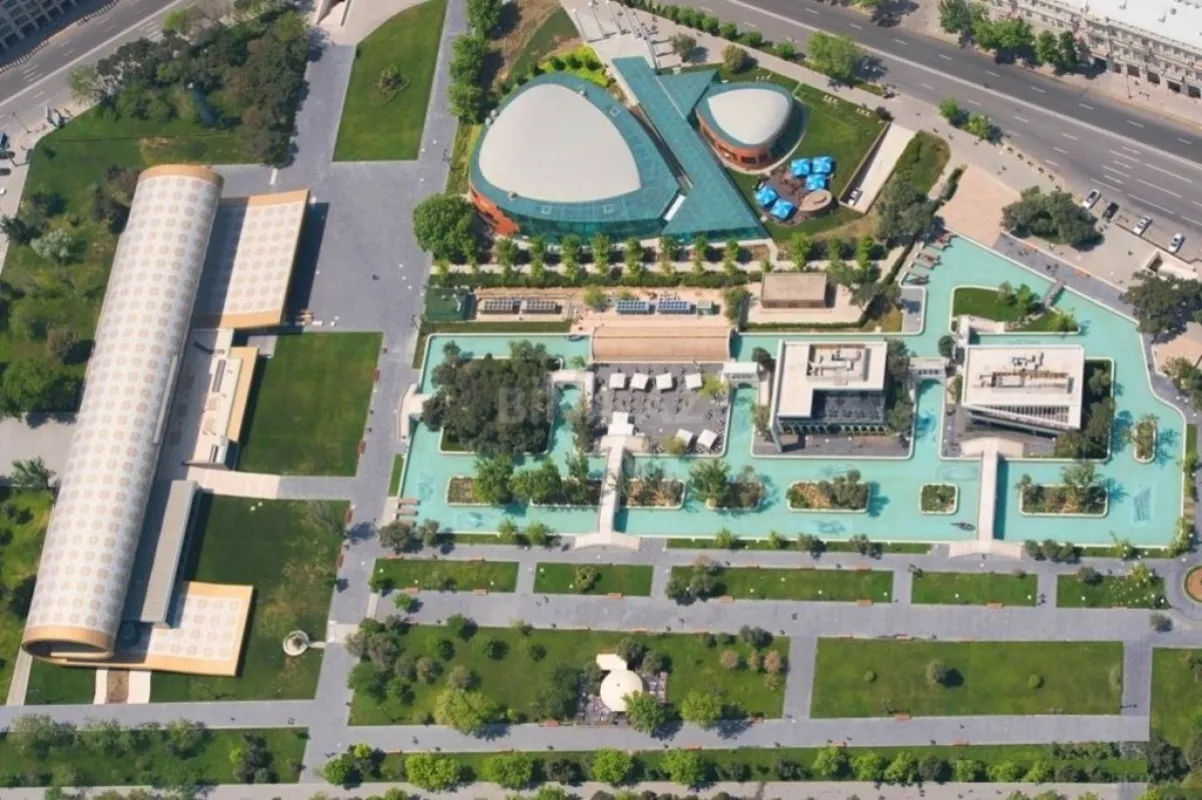 Satılır obyekt 1200 m²