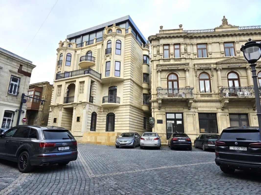 Satılır obyekt 1200 m²