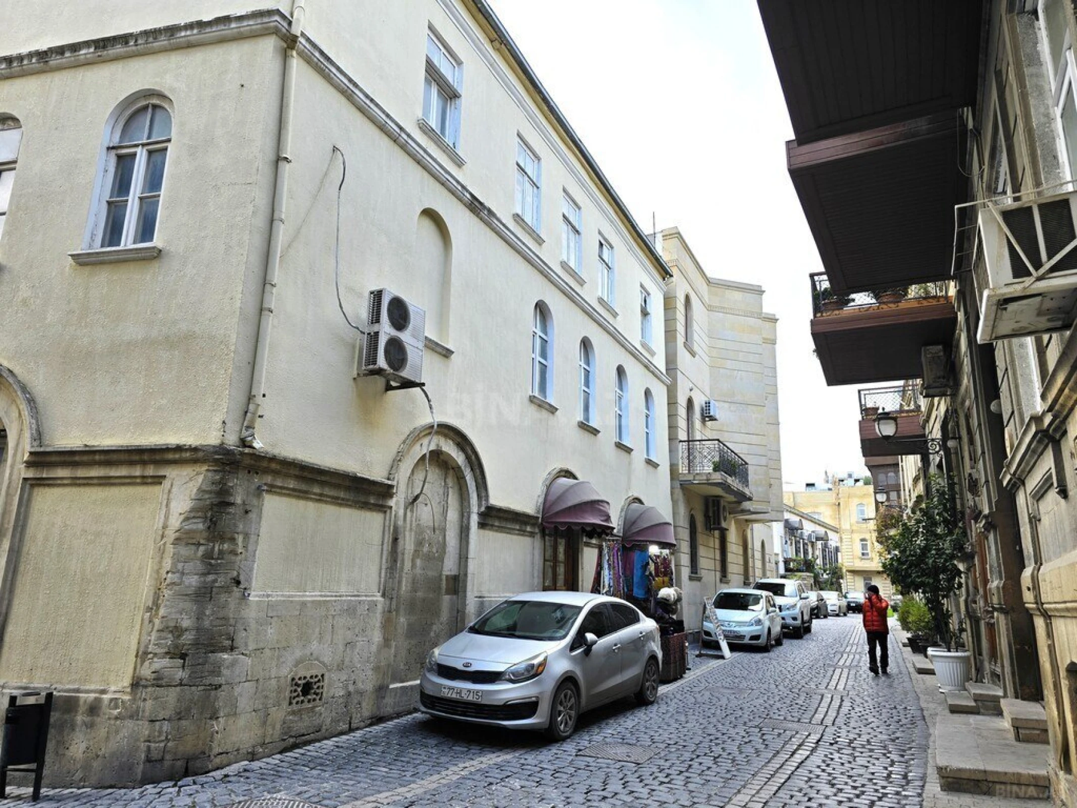 Satılır obyekt 1200 m²