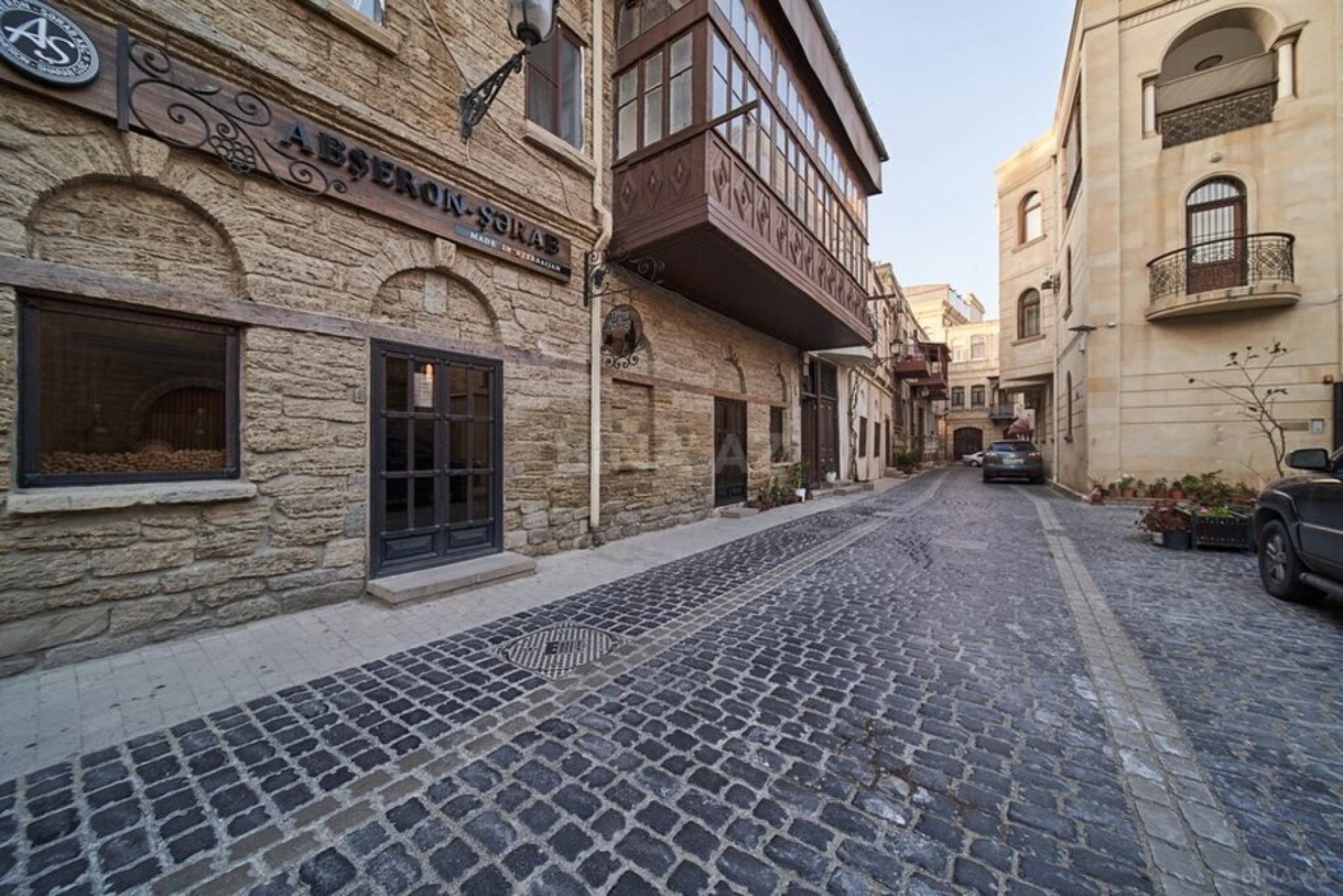 Satılır obyekt 1200 m²