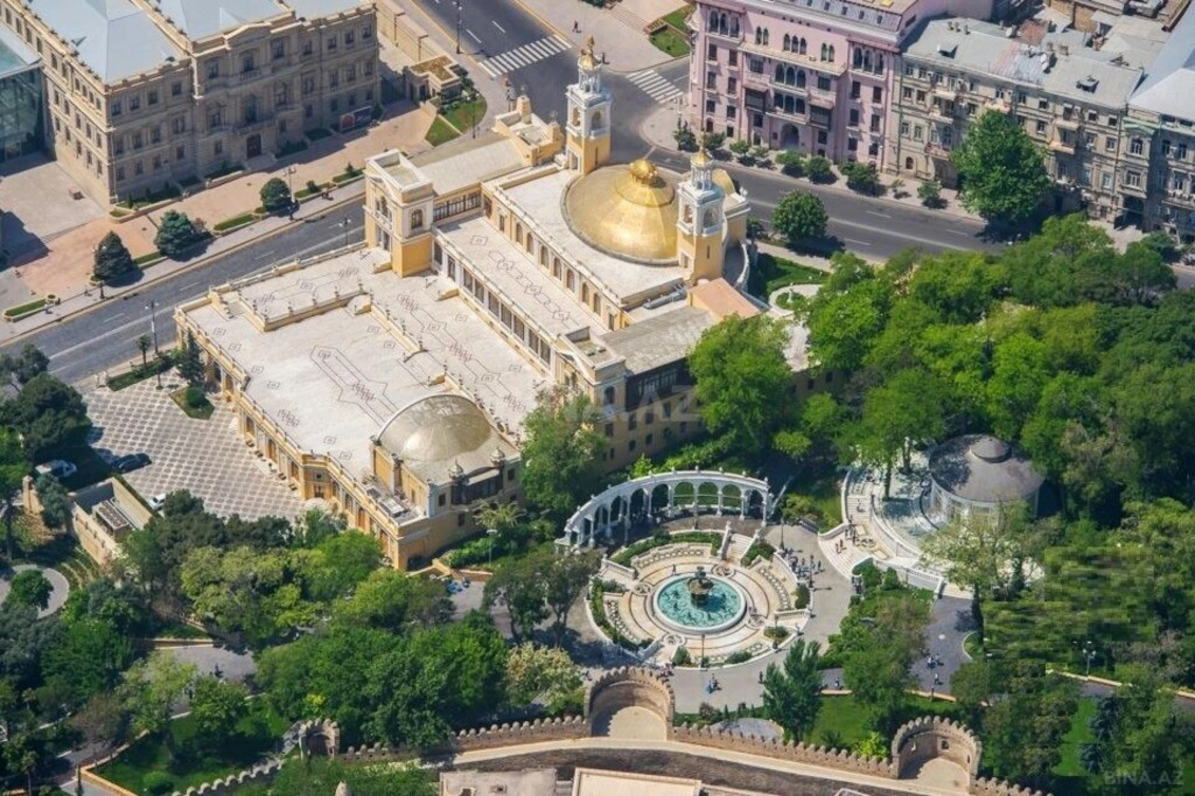 Satılır obyekt 1200 m²