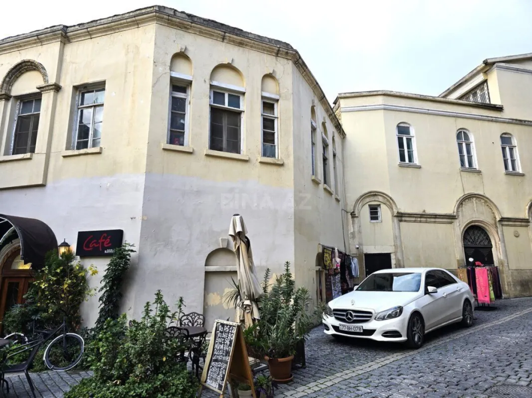 Satılır obyekt 1200 m²