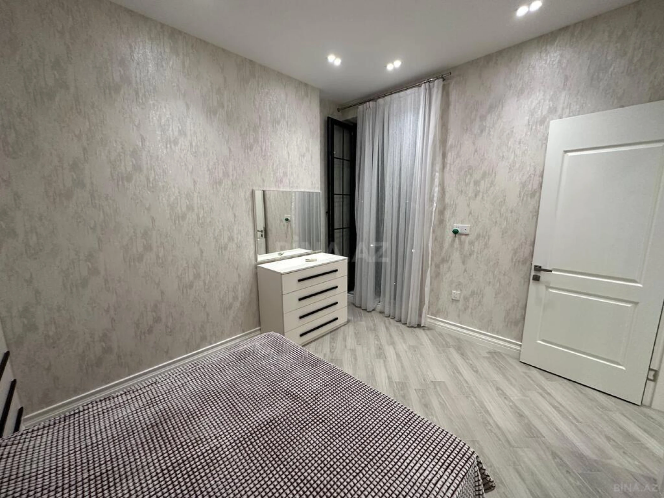 Kirayə verilir 5 otaqlı həyət evi 400 m²