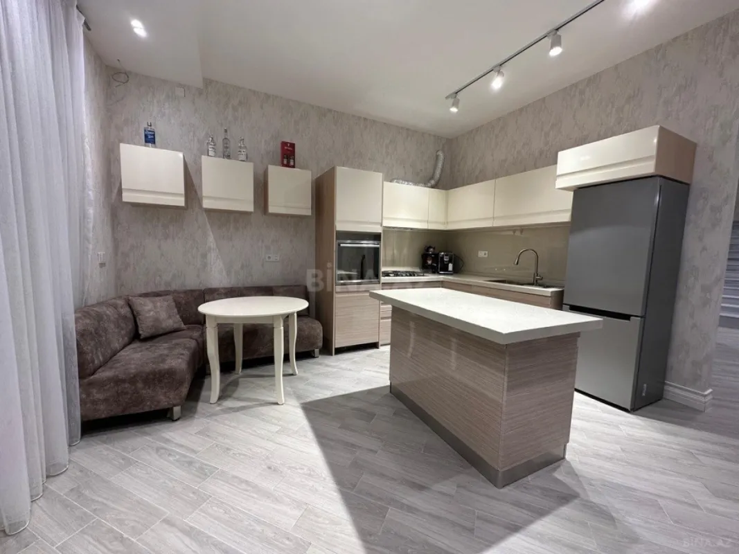 Kirayə verilir 5 otaqlı həyət evi 400 m²