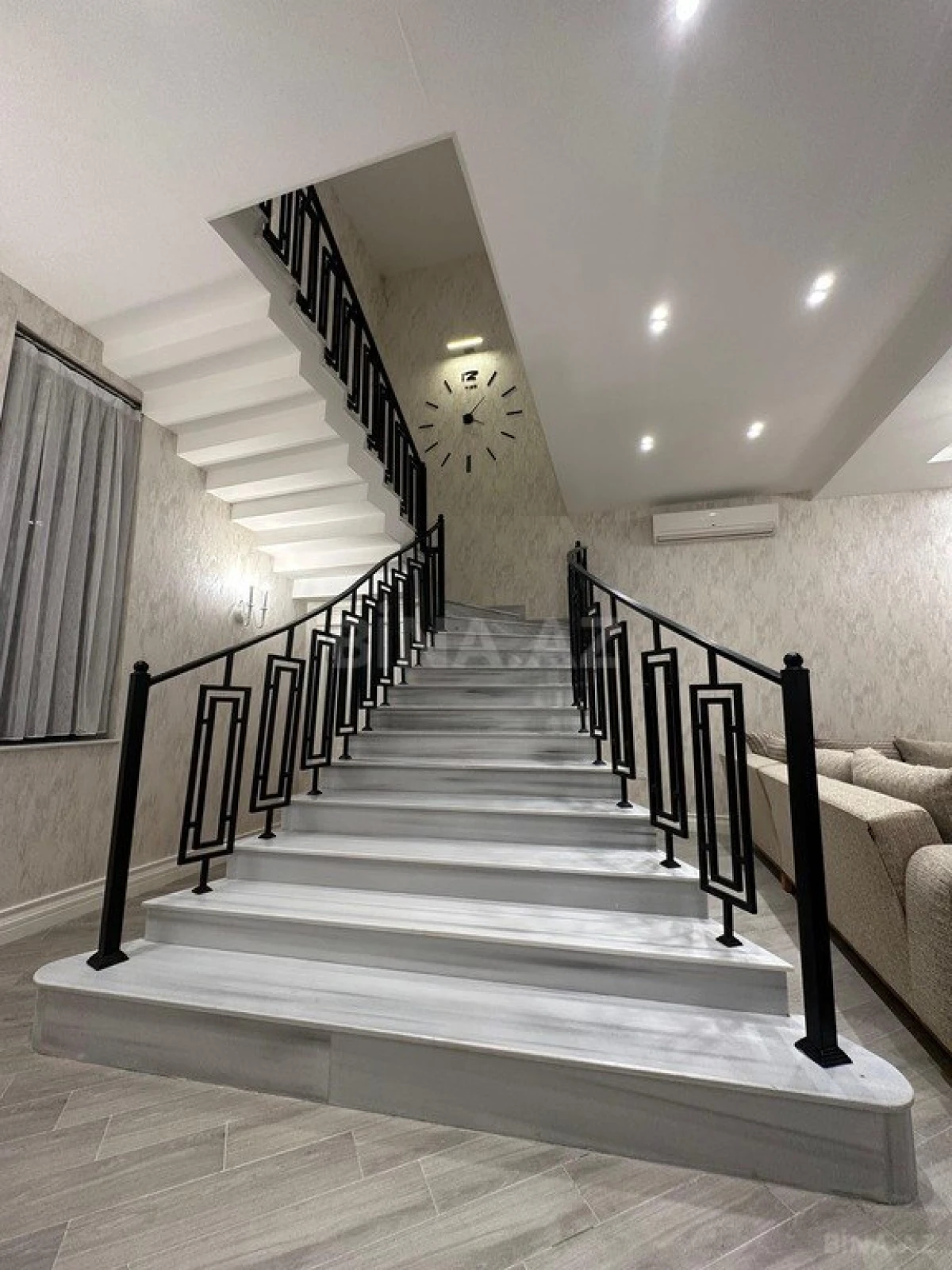 Kirayə verilir 5 otaqlı həyət evi 400 m²