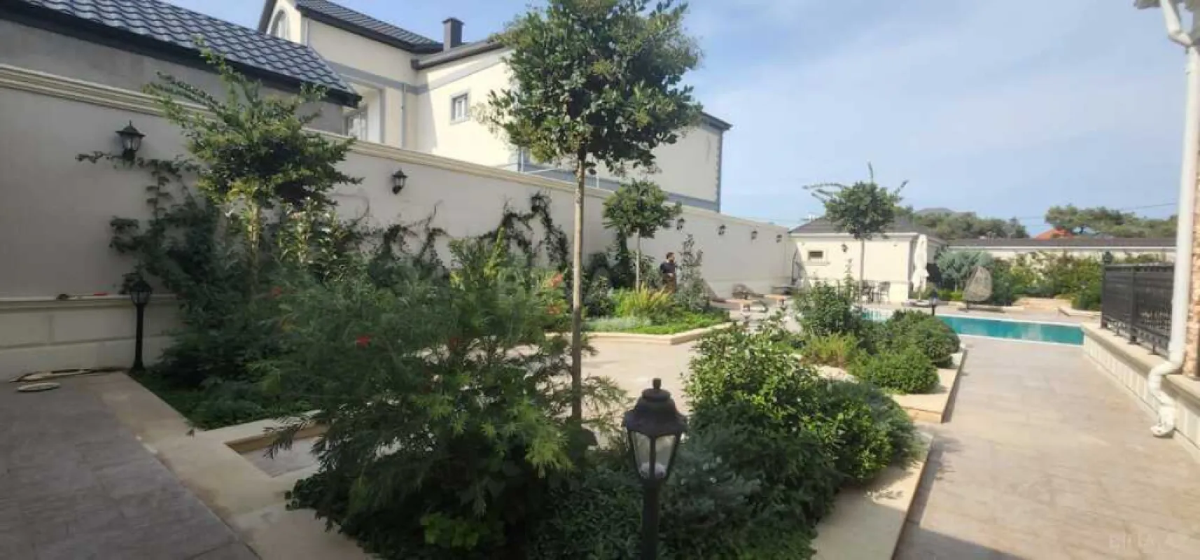 Satılır 7 otaqlı həyət evi 500 m²