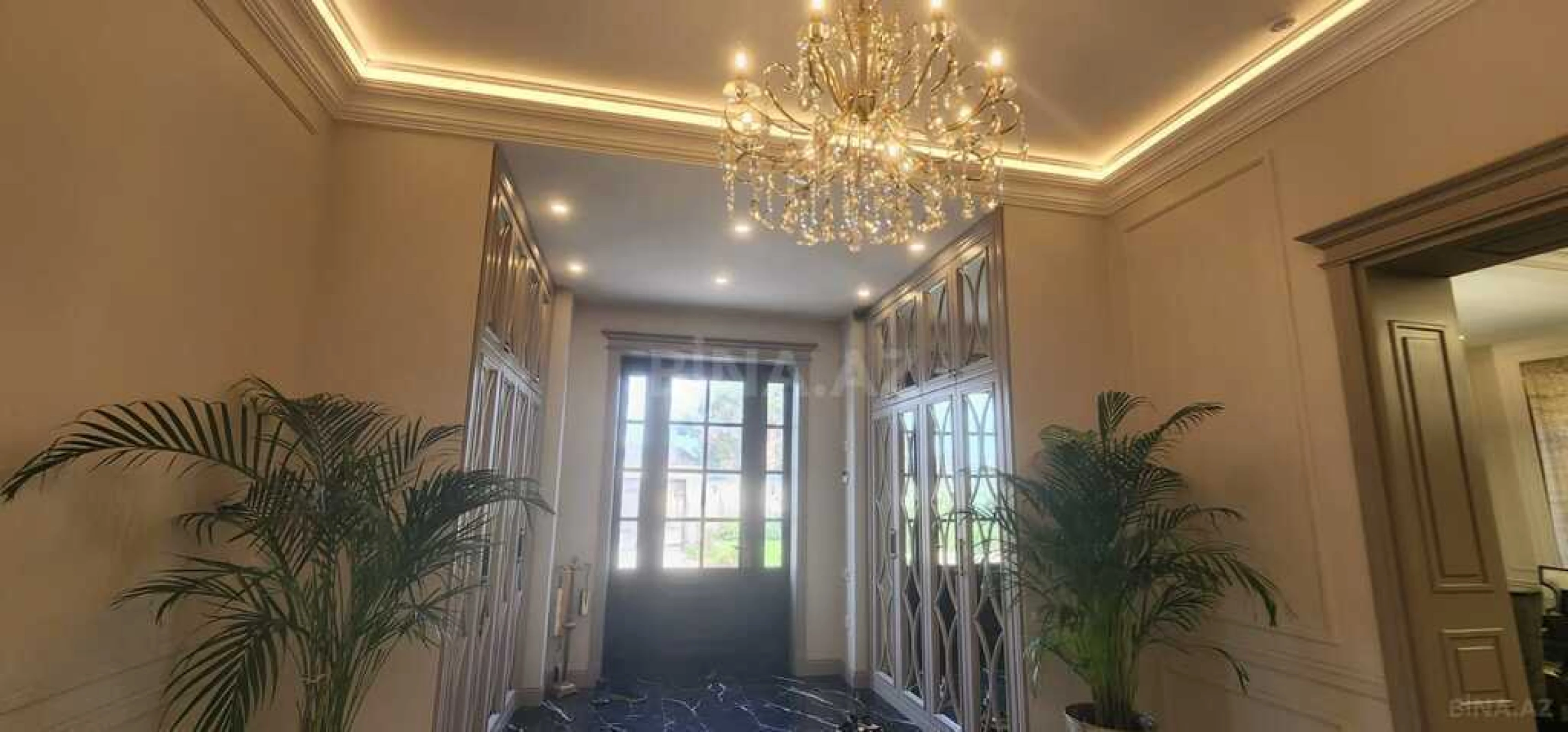 Satılır 7 otaqlı həyət evi 500 m²