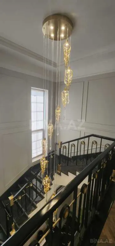 Satılır 7 otaqlı həyət evi 500 m²