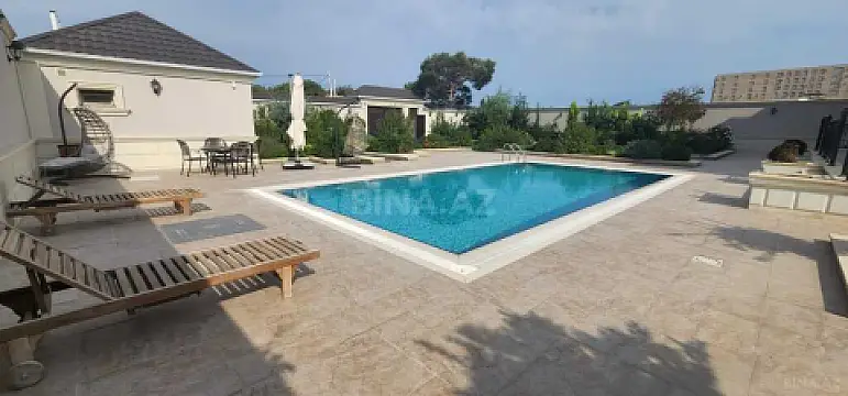 Satılır 7 otaqlı həyət evi 500 m²