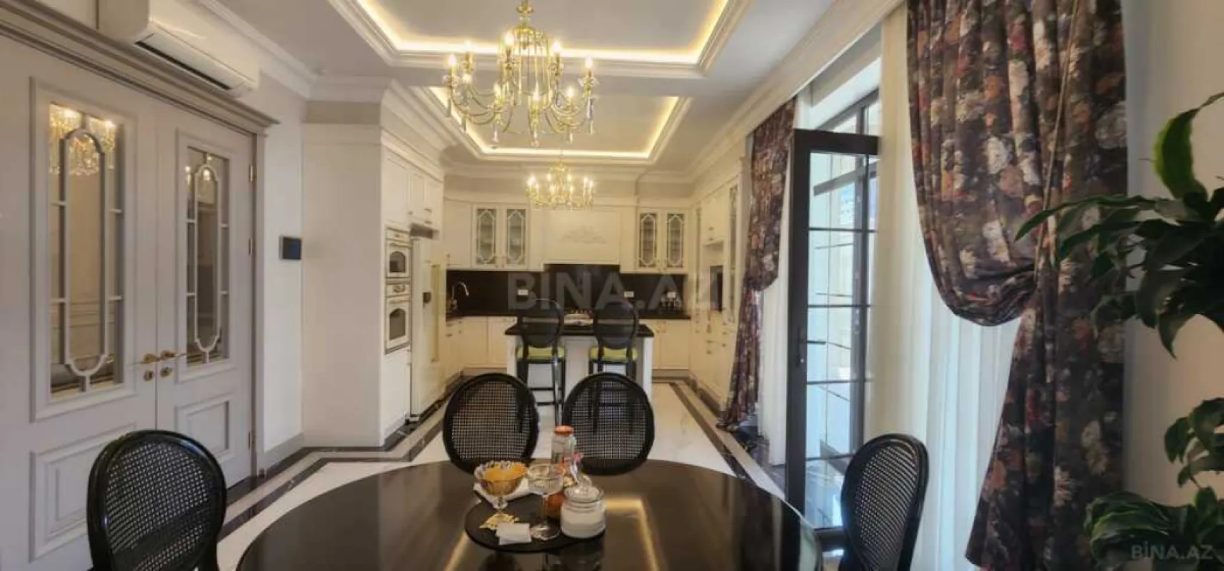 Satılır 7 otaqlı həyət evi 500 m²