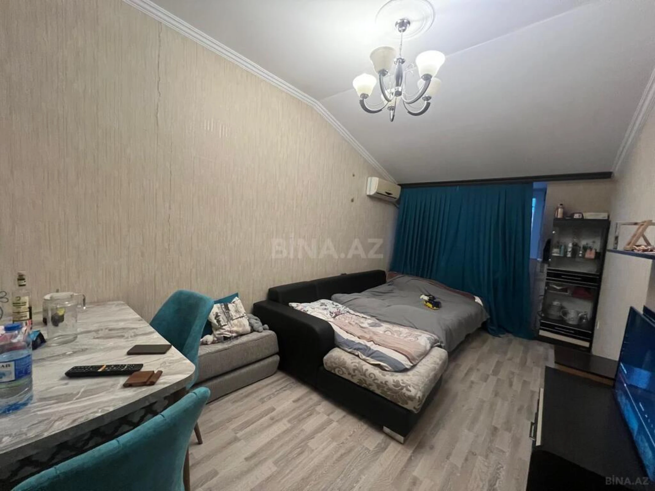Satılır 2 otaqlı mənzil 81 m²