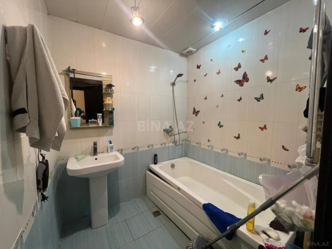 Satılır 2 otaqlı mənzil 81 m²