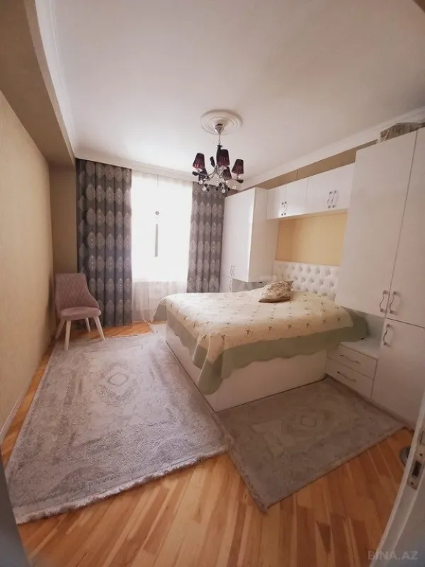 Satılır 3 otaqlı mənzil 120 m²