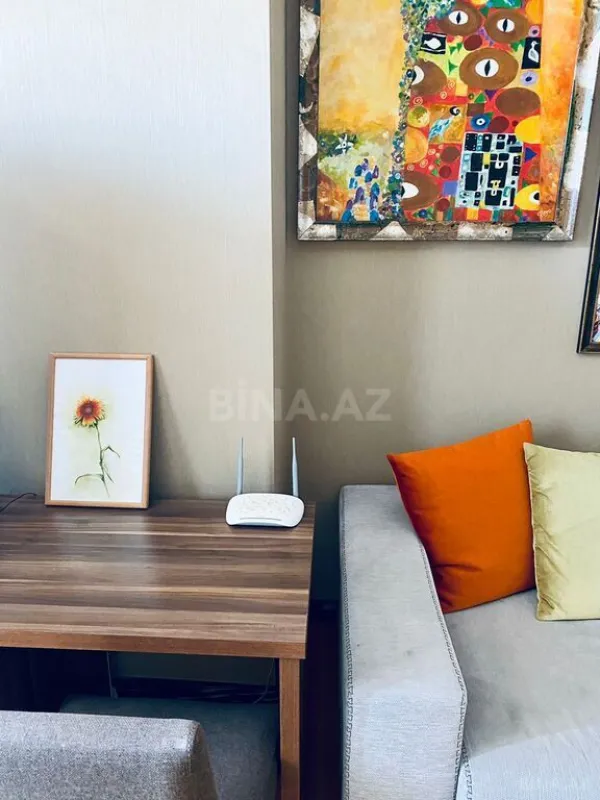 Kirayə verilir 2 otaqlı mənzil 90 m²