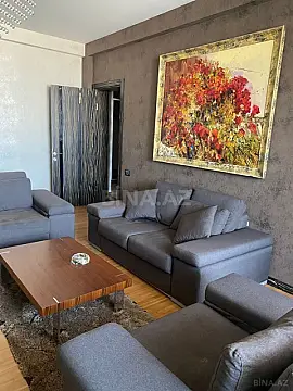 Kirayə verilir 2 otaqlı mənzil 90 m²