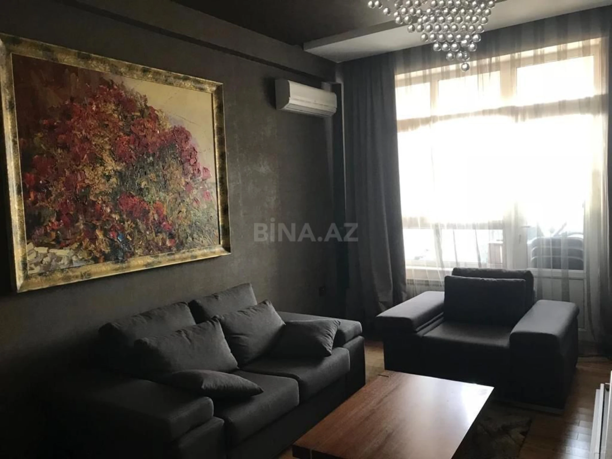 Kirayə verilir 2 otaqlı mənzil 90 m²