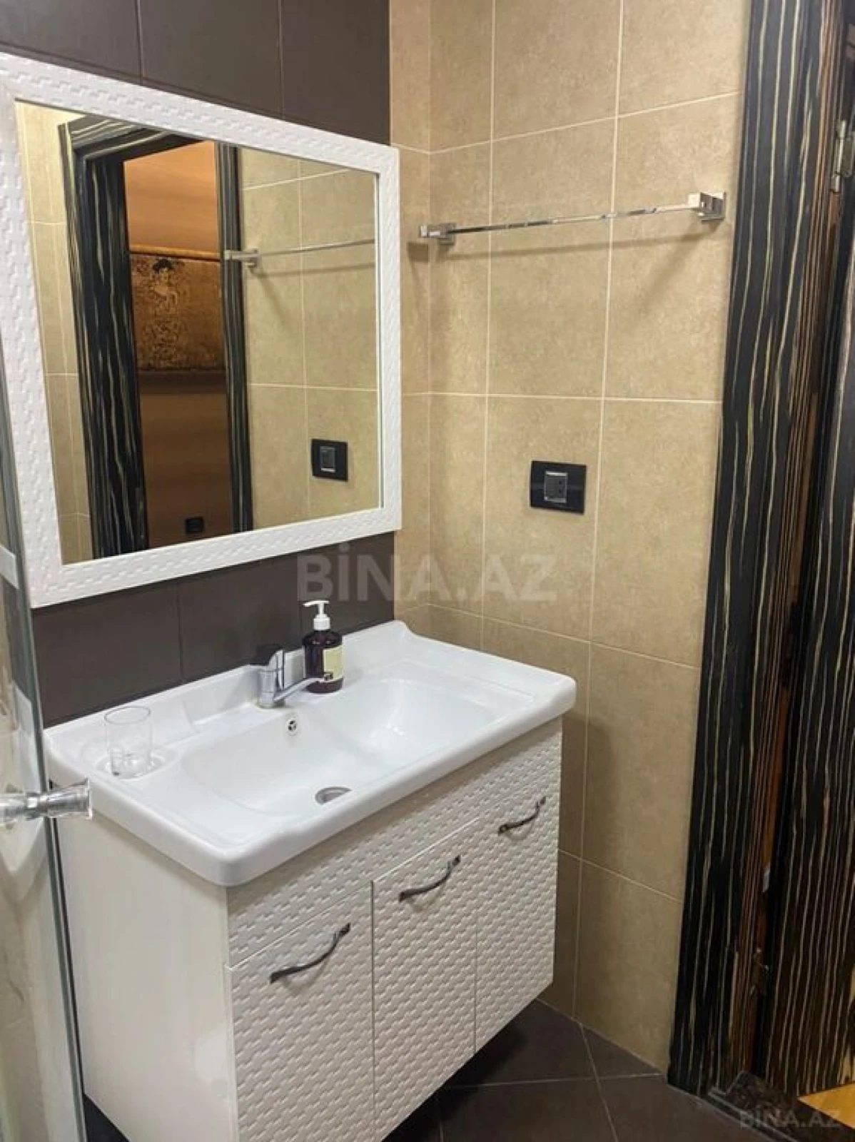 Kirayə verilir 2 otaqlı mənzil 90 m²