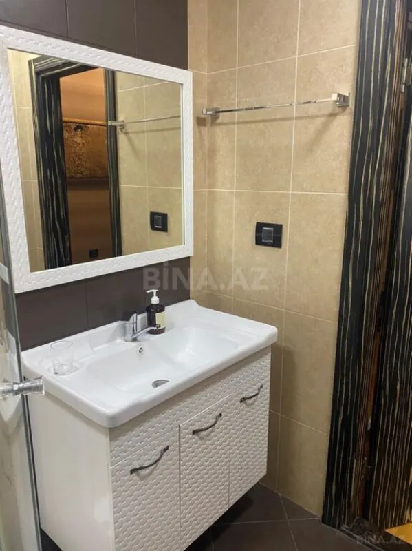 Kirayə verilir 2 otaqlı mənzil 90 m²