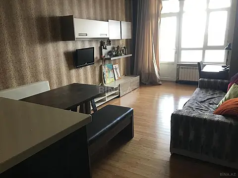 Kirayə verilir 2 otaqlı mənzil 90 m²