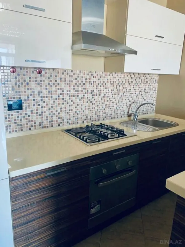 Kirayə verilir 2 otaqlı mənzil 90 m²