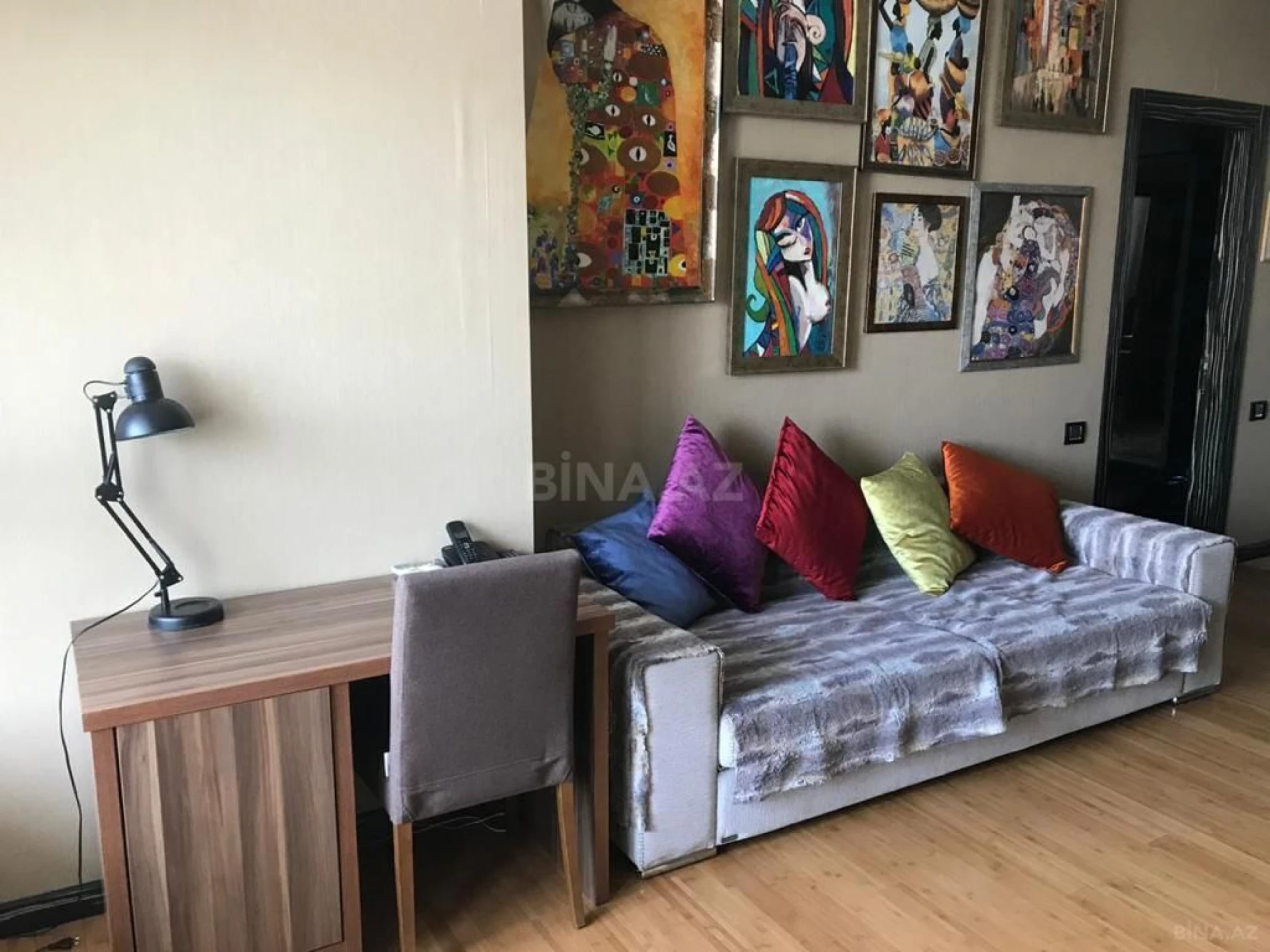 Kirayə verilir 2 otaqlı mənzil 90 m²