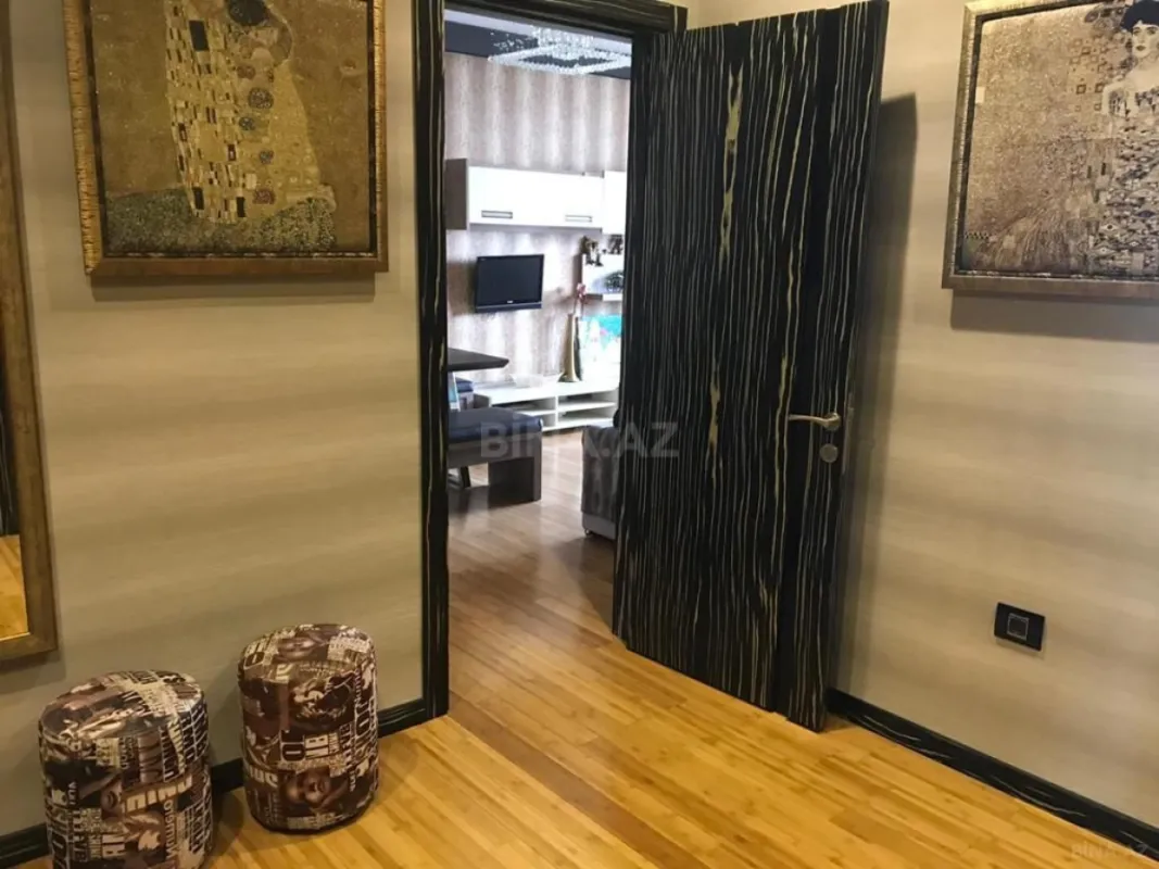 Kirayə verilir 2 otaqlı mənzil 90 m²