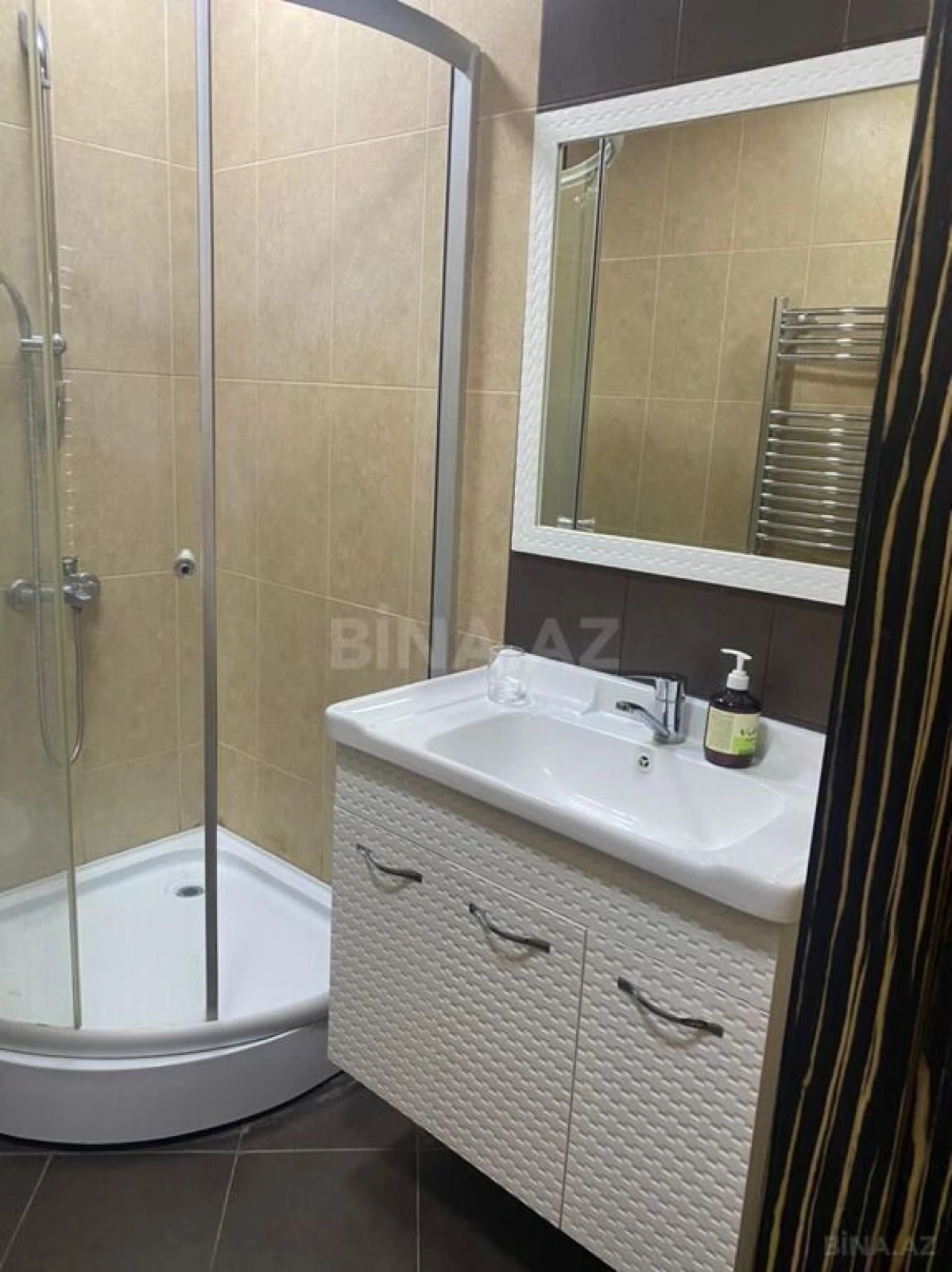 Kirayə verilir 2 otaqlı mənzil 90 m²