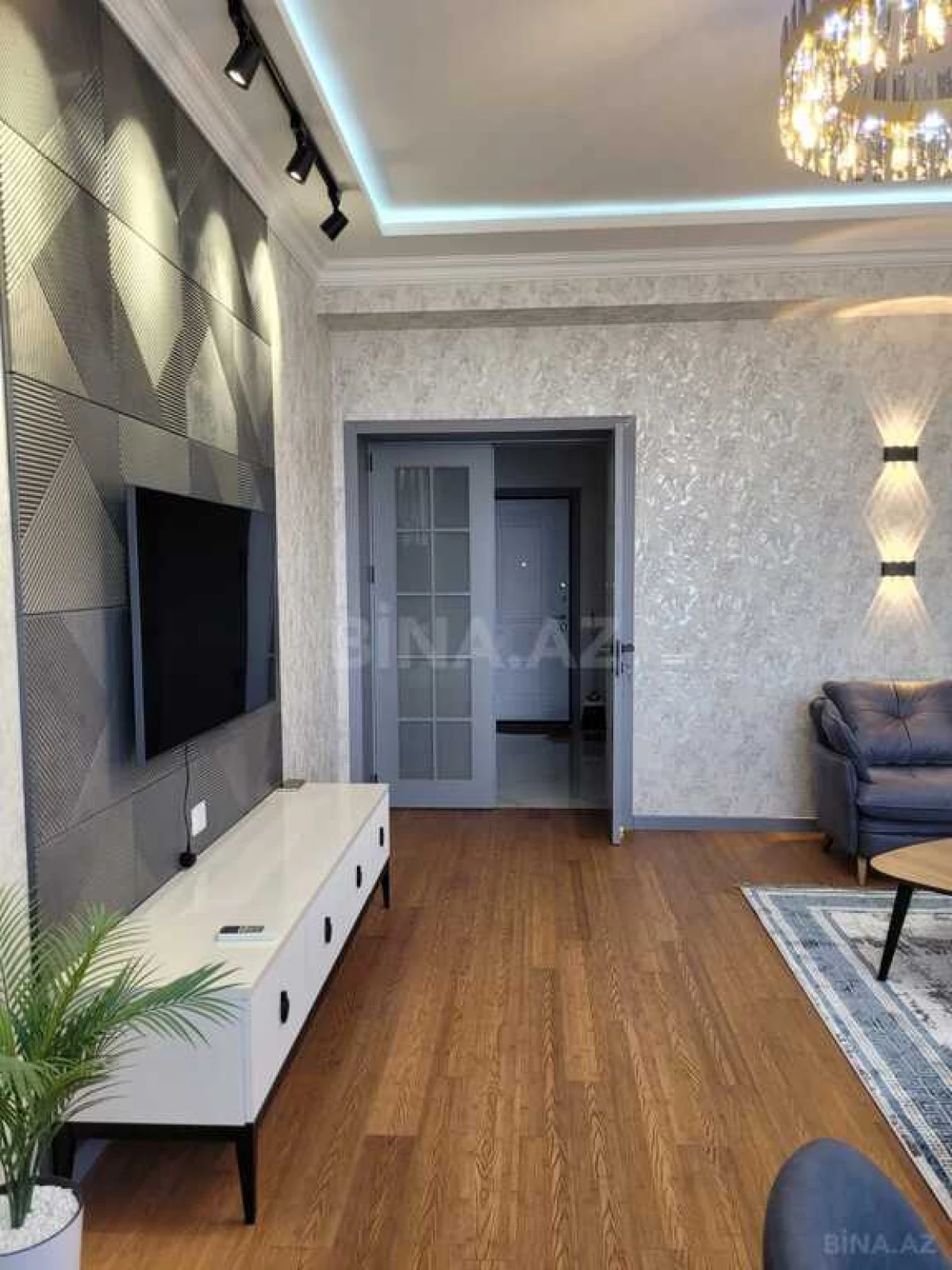 Kirayə verilir 2 otaqlı mənzil 80 m²