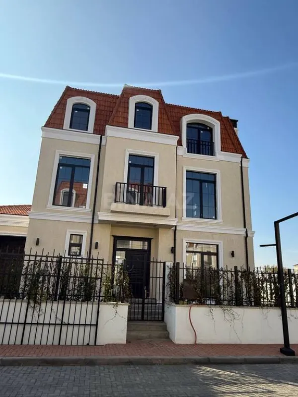 Satılır 7 otaqlı həyət evi 310 m²