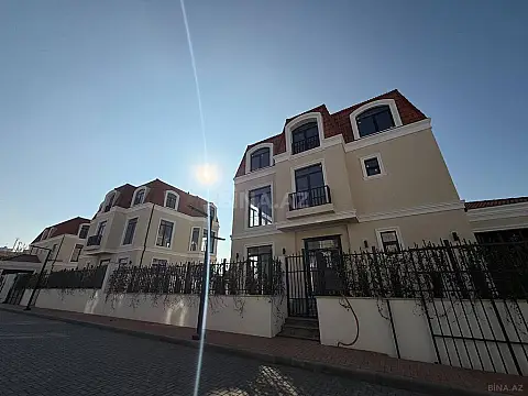 Satılır 7 otaqlı həyət evi 310 m²