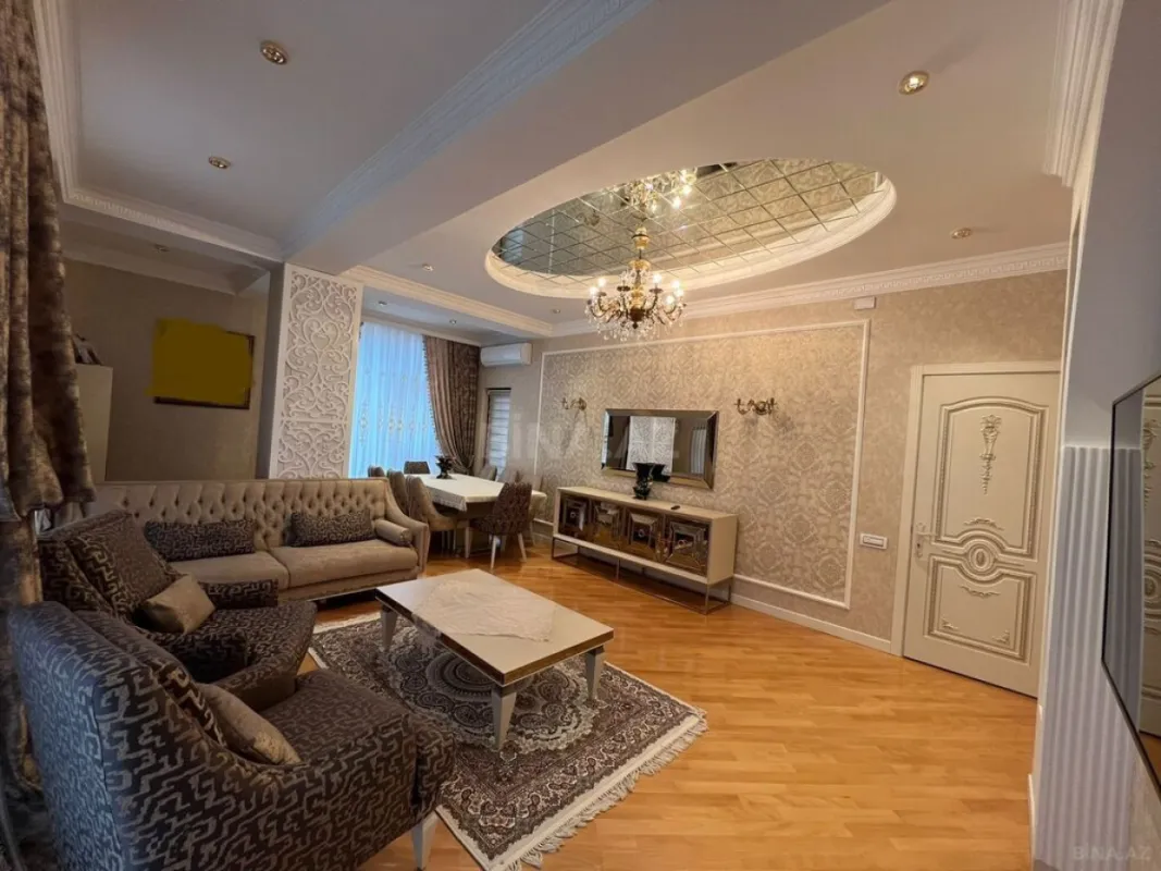 Satılır 3 otaqlı mənzil 125 m²