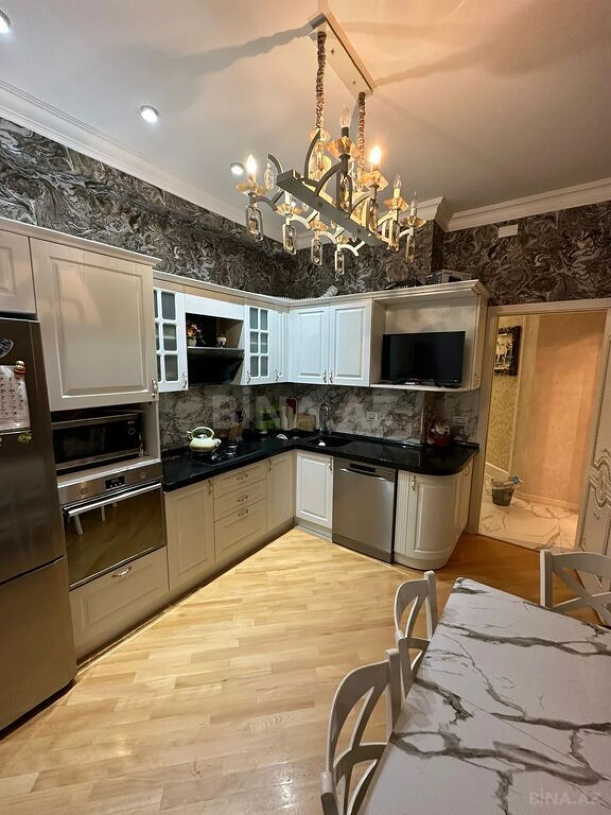 Satılır 3 otaqlı mənzil 125 m²