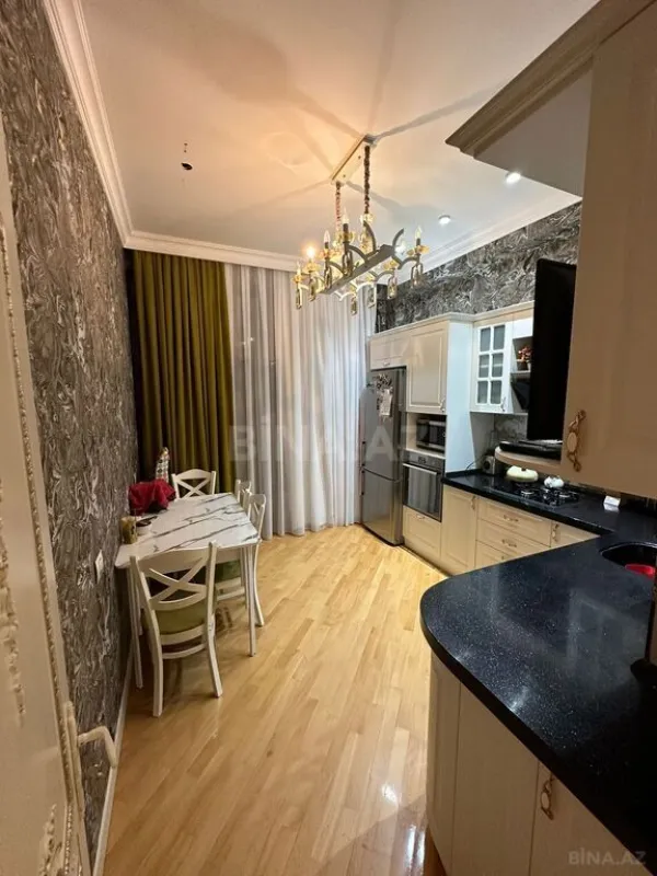 Satılır 3 otaqlı mənzil 125 m²