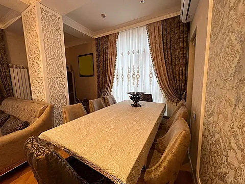 Satılır 3 otaqlı mənzil 125 m²