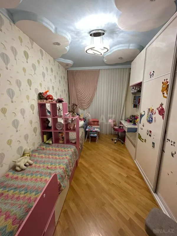 Satılır 3 otaqlı mənzil 125 m²